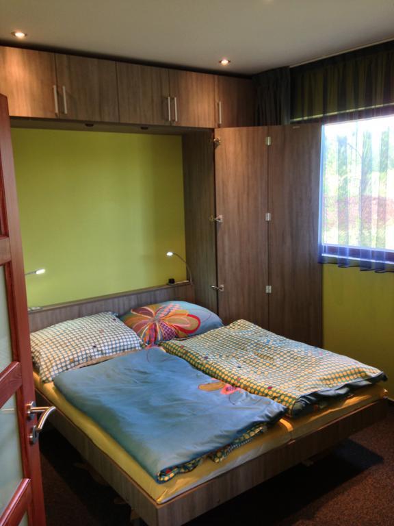 Lake View Apartments Near Golf Resort Kuneticka Hora, Dritec 帕尔杜比采 客房 照片